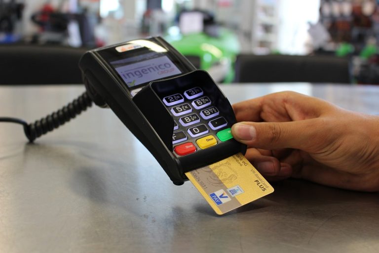 Prépaiement et post-paiement hôtelier : avantages et comparaisons